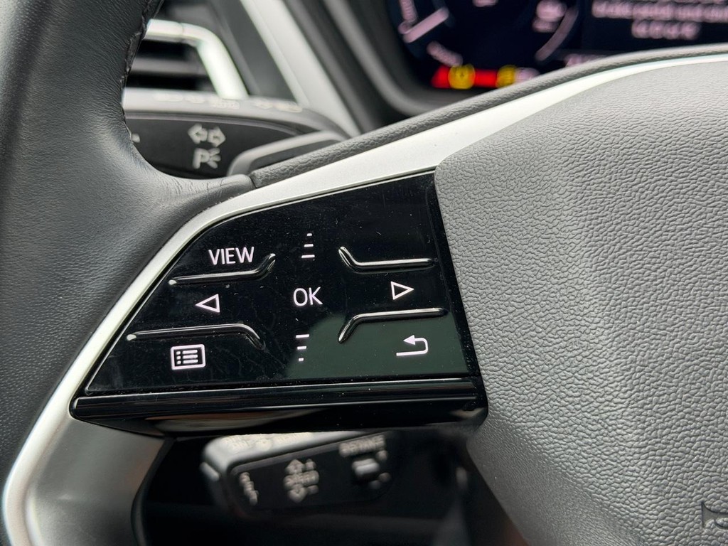 Audi Q4 e-tron Vehicle Full-screen Gallery Image 16
