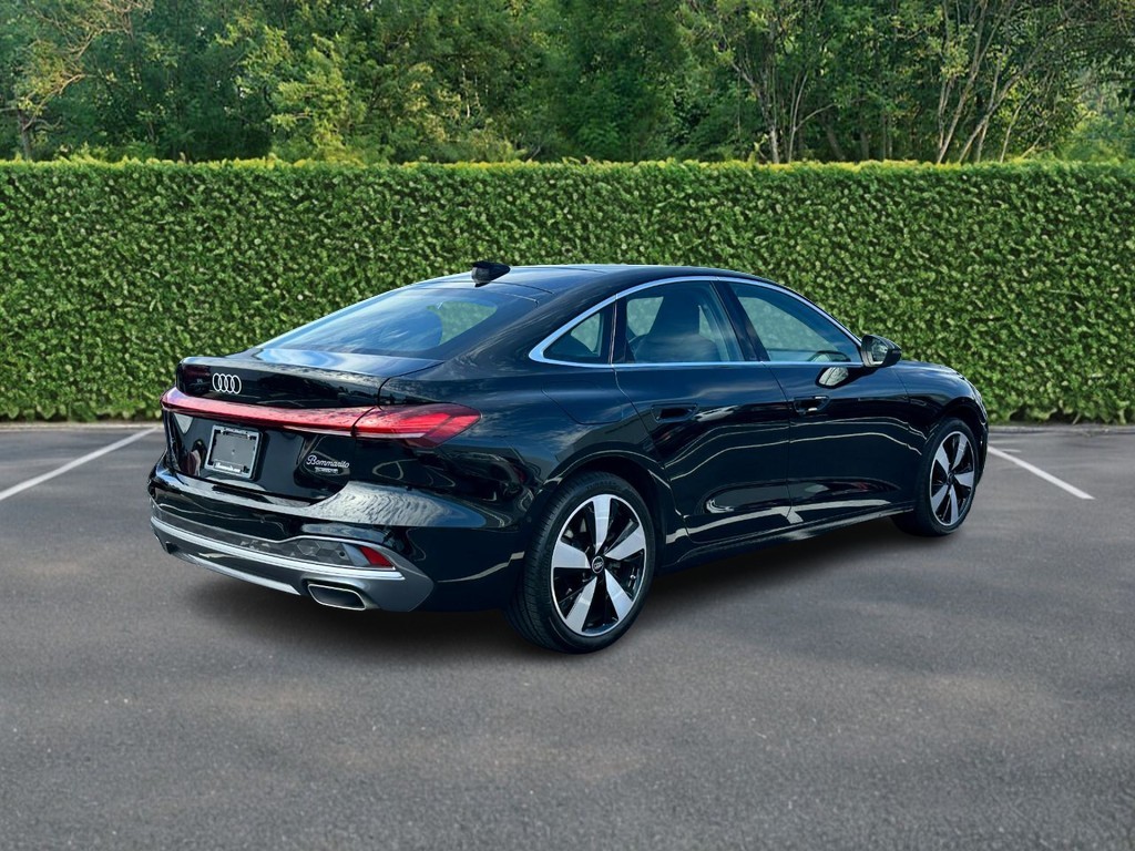 Audi A5 Vehicle Full-screen Gallery Image 03