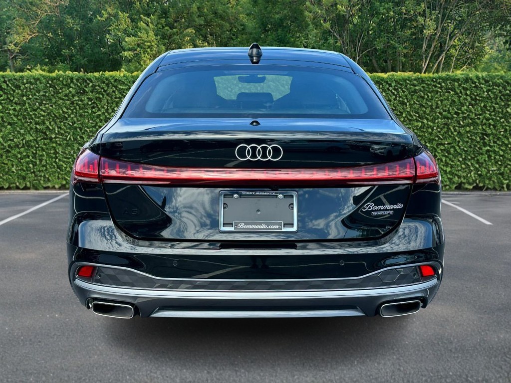 Audi A5 Vehicle Full-screen Gallery Image 04