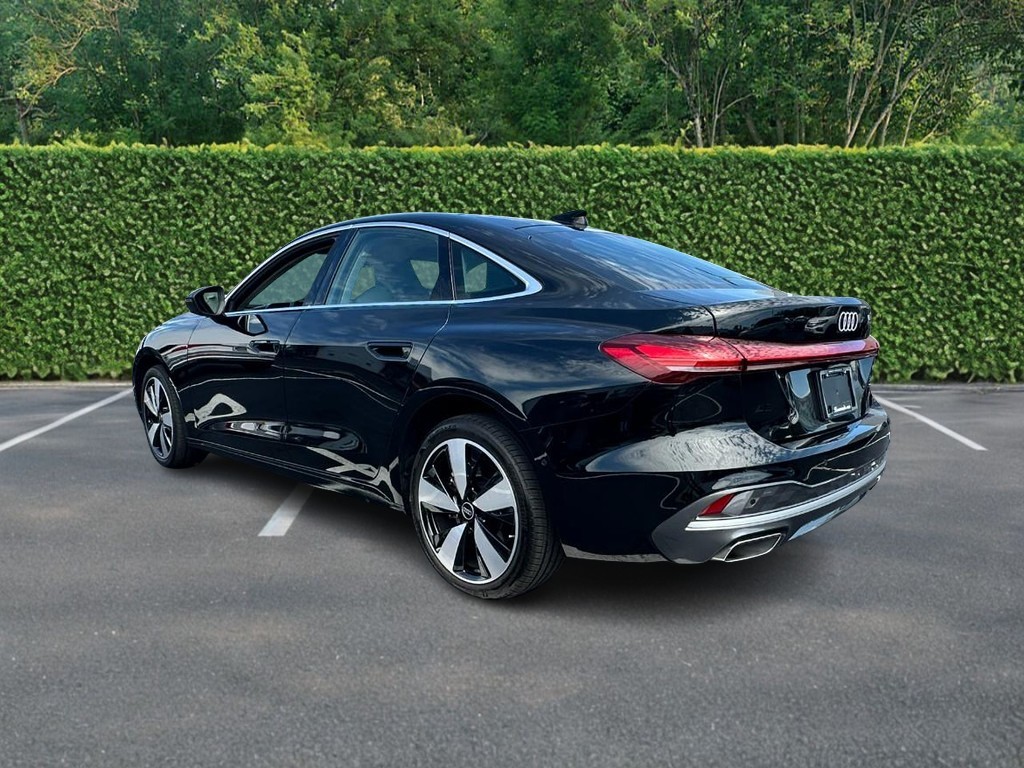 Audi A5 Vehicle Full-screen Gallery Image 05