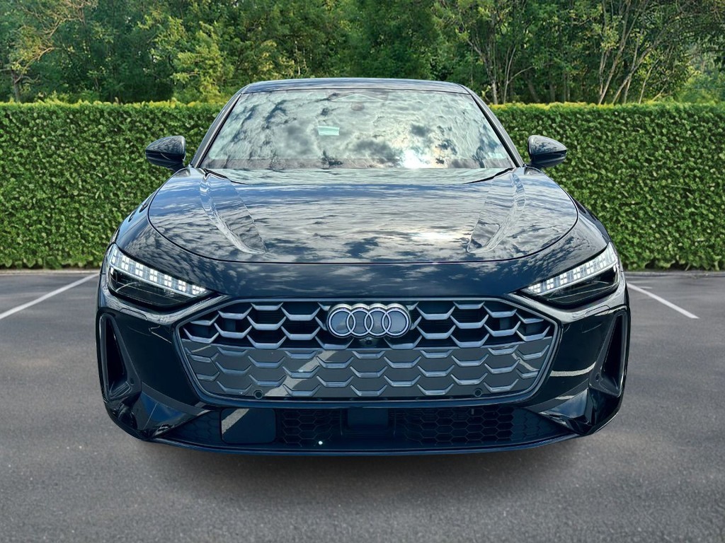 Audi A5 Vehicle Full-screen Gallery Image 08