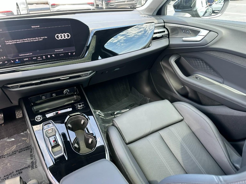 Audi A5 Vehicle Full-screen Gallery Image 15