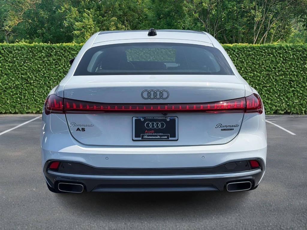 Audi A5 Vehicle Full-screen Gallery Image 05