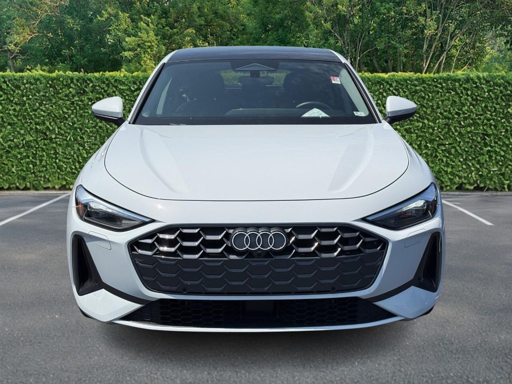 Audi A5 Vehicle Full-screen Gallery Image 09