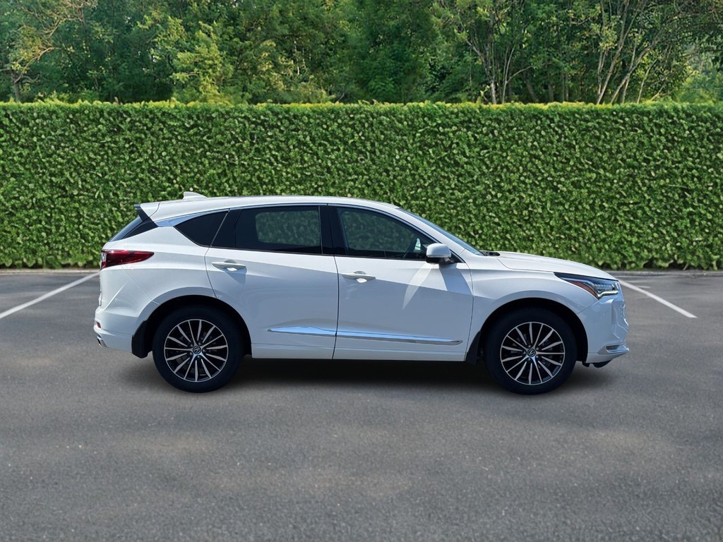 Acura RDX Vehicle Full-screen Gallery Image 02