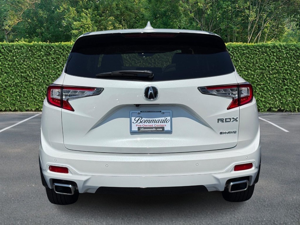 Acura RDX Vehicle Full-screen Gallery Image 05