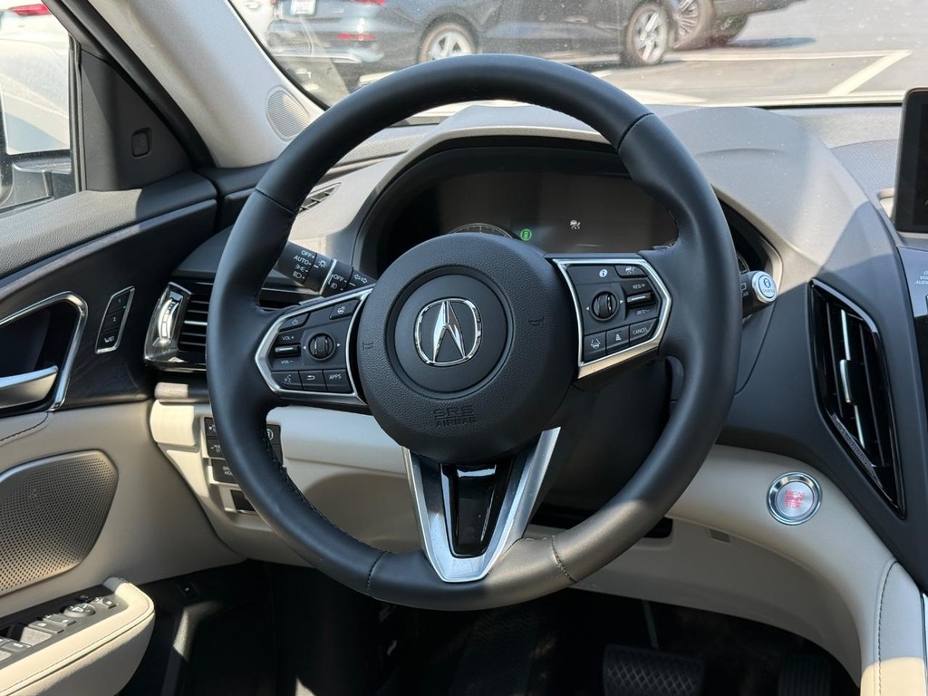Acura RDX Vehicle Full-screen Gallery Image 12