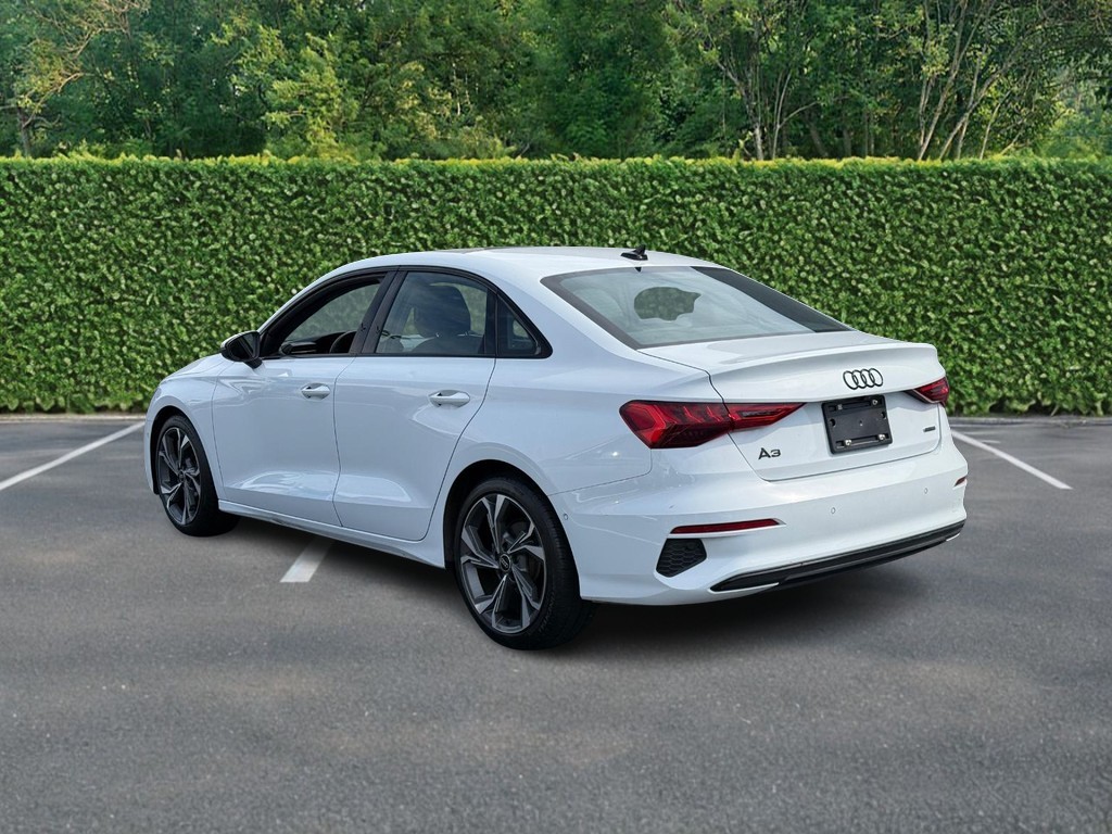 Audi A3 Vehicle Full-screen Gallery Image 06