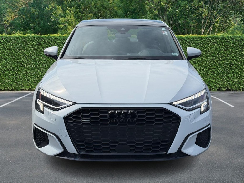Audi A3 Vehicle Full-screen Gallery Image 09
