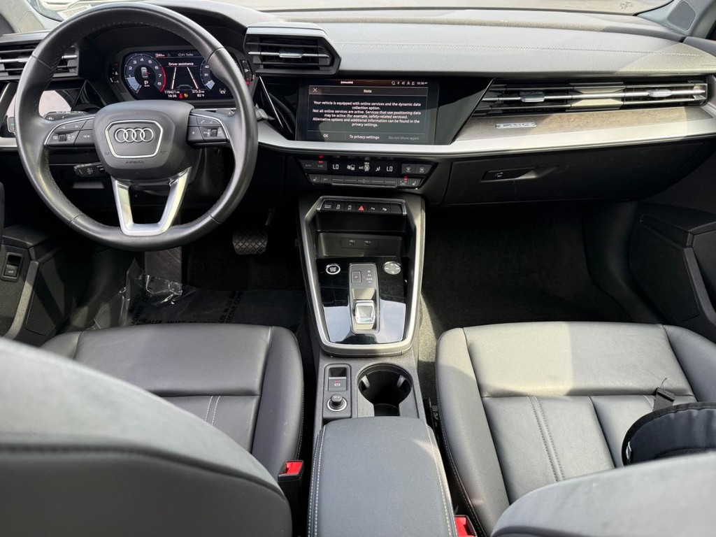 Audi A3 Vehicle Full-screen Gallery Image 11