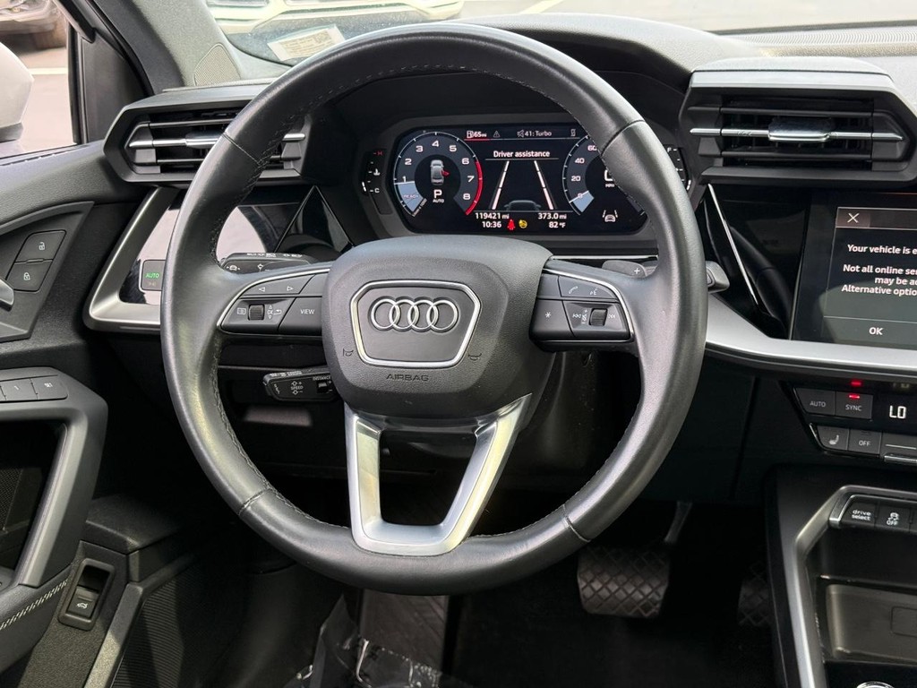 Audi A3 Vehicle Full-screen Gallery Image 12