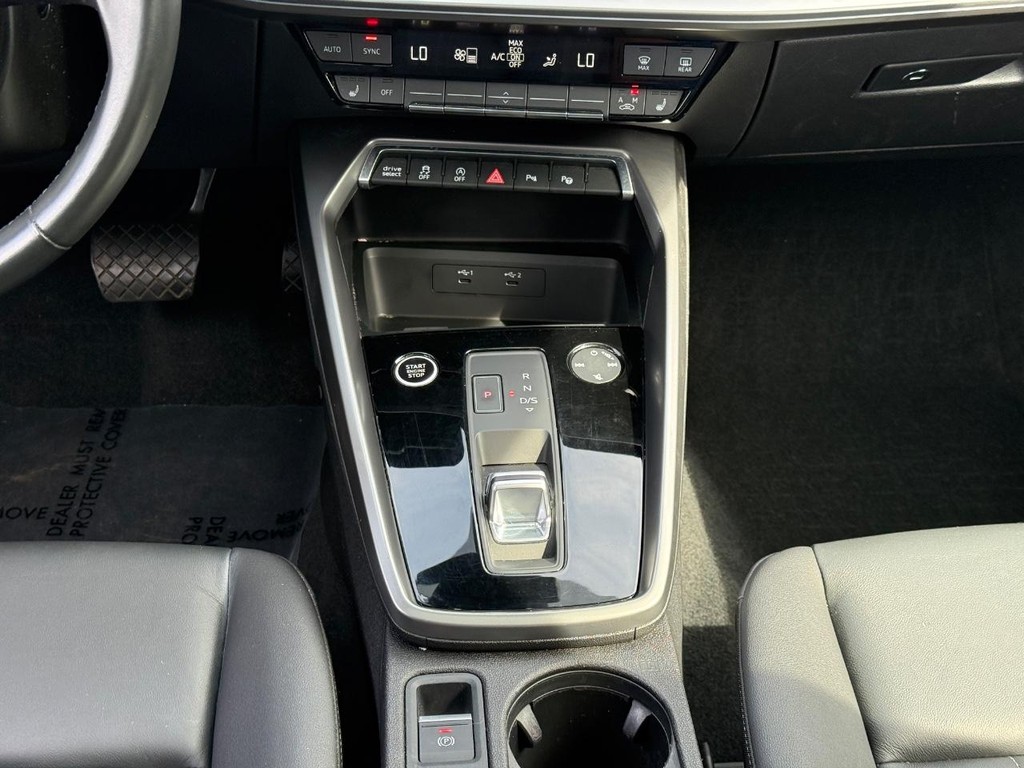 Audi A3 Vehicle Full-screen Gallery Image 14