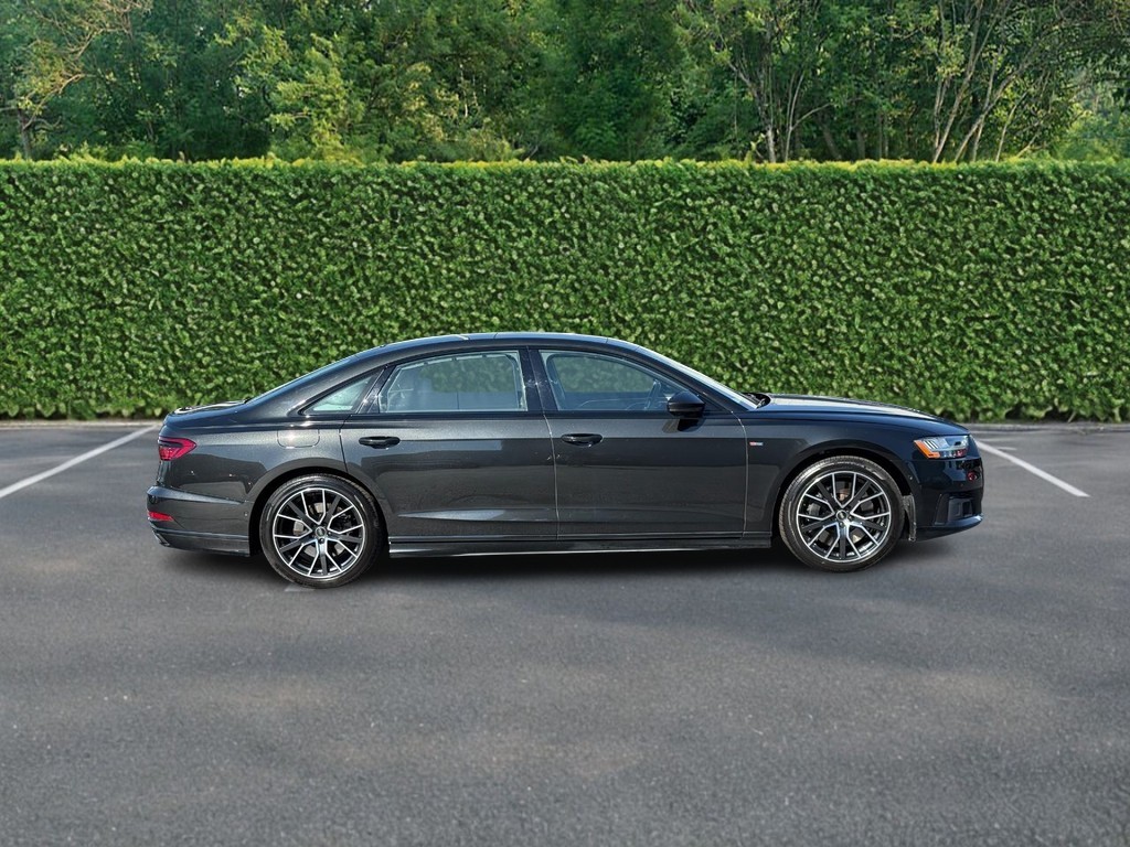 Audi A8 Vehicle Full-screen Gallery Image 02