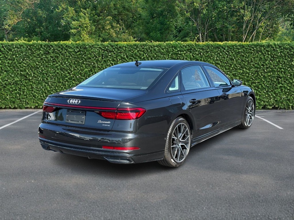 Audi A8 Vehicle Full-screen Gallery Image 03