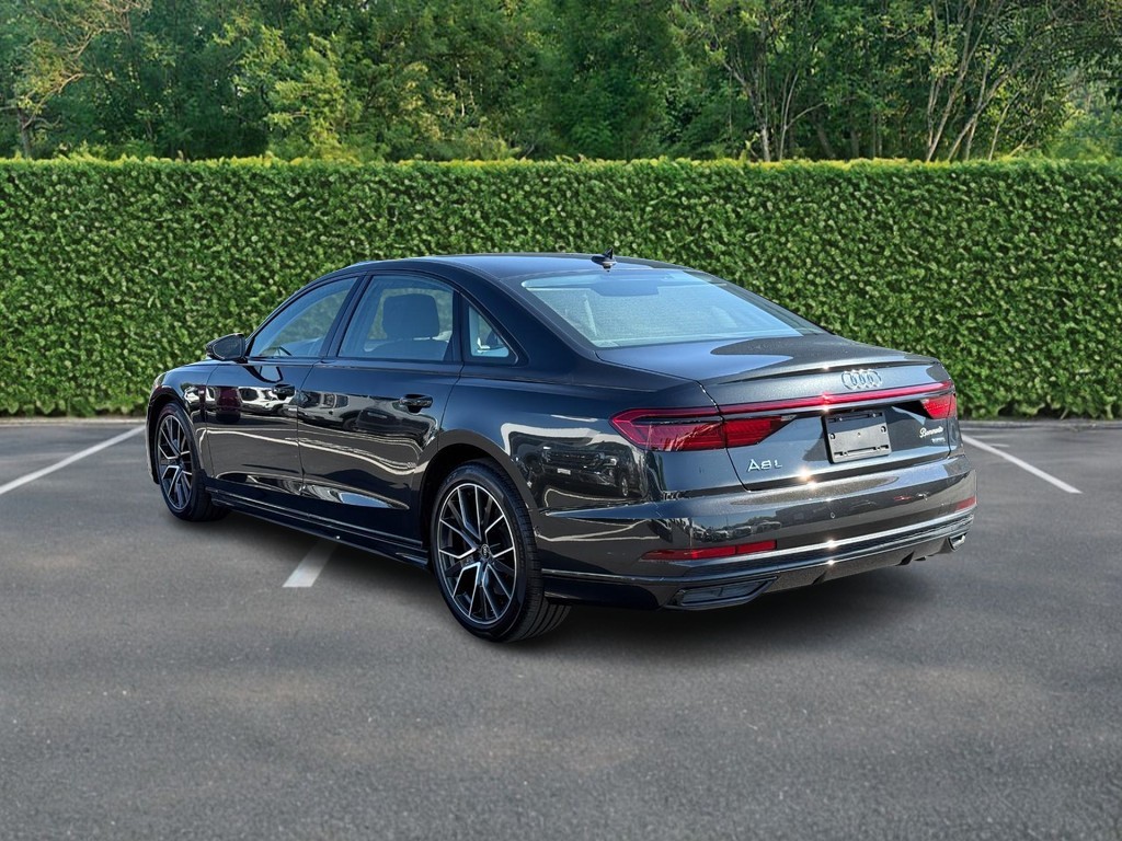 Audi A8 Vehicle Full-screen Gallery Image 06