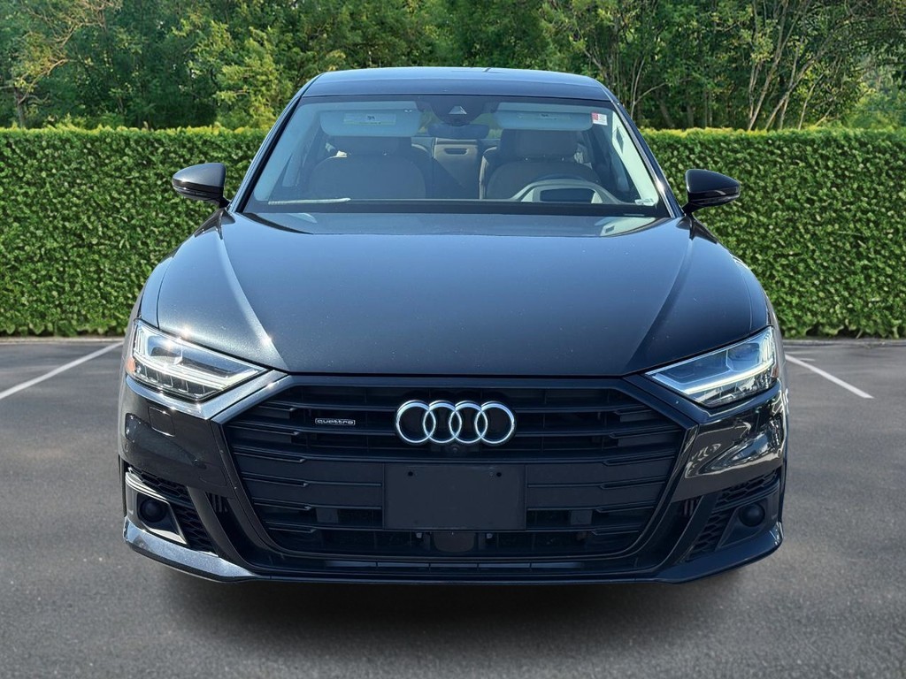 Audi A8 Vehicle Full-screen Gallery Image 09