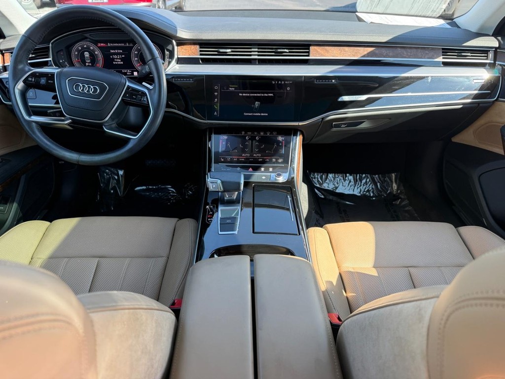 Audi A8 Vehicle Full-screen Gallery Image 11