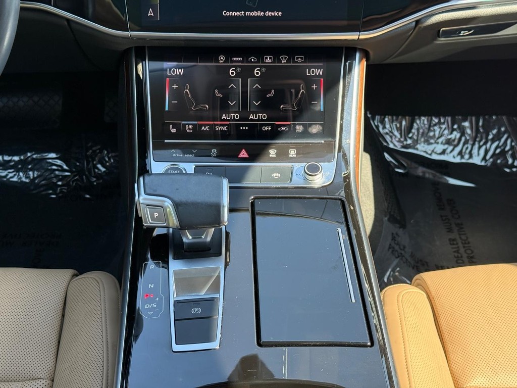 Audi A8 Vehicle Full-screen Gallery Image 14