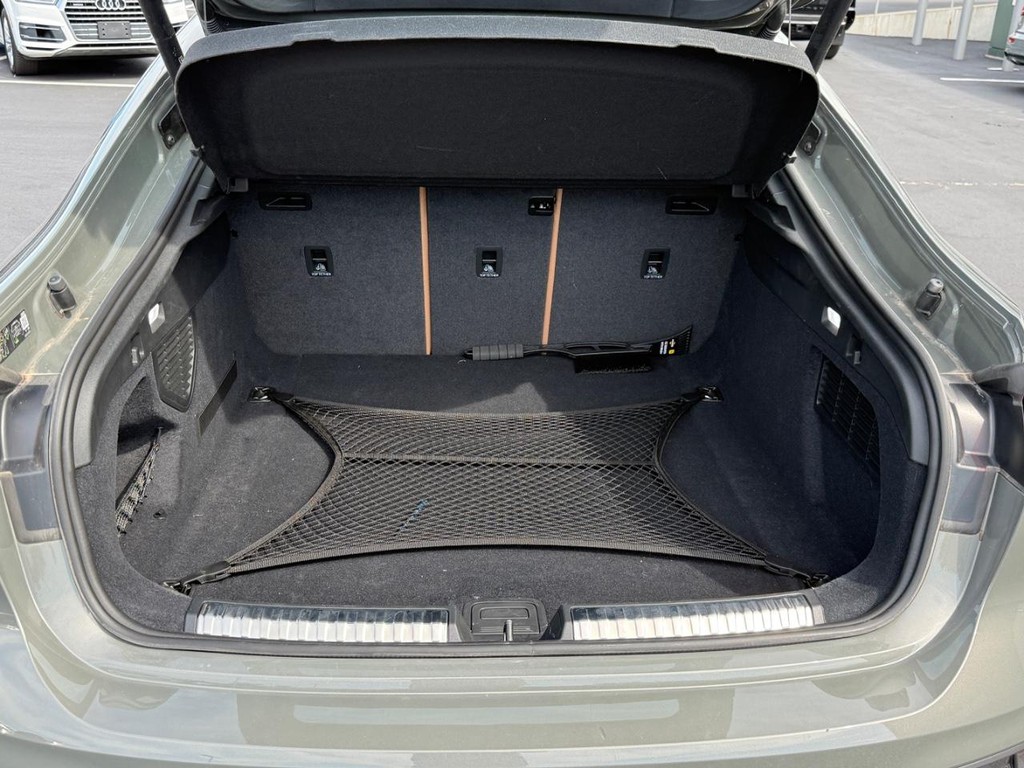 Audi A5 Vehicle Full-screen Gallery Image 04
