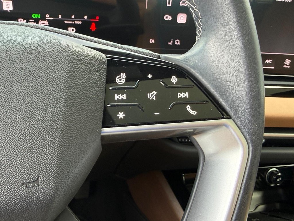 Audi A5 Vehicle Full-screen Gallery Image 18