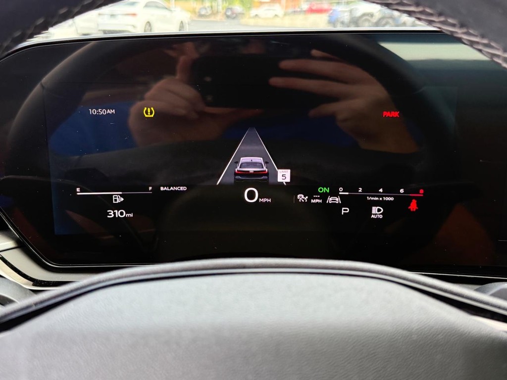 Audi A5 Vehicle Full-screen Gallery Image 19