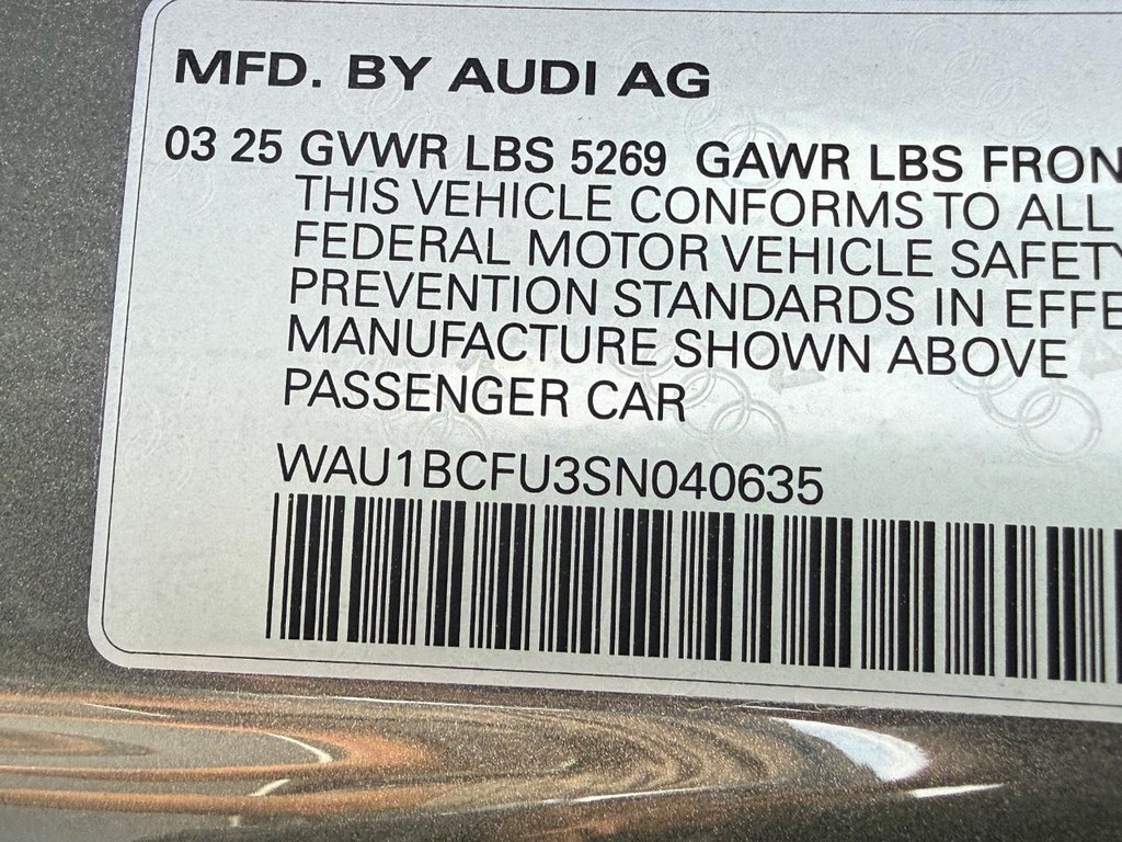 Audi A5 Vehicle Full-screen Gallery Image 21