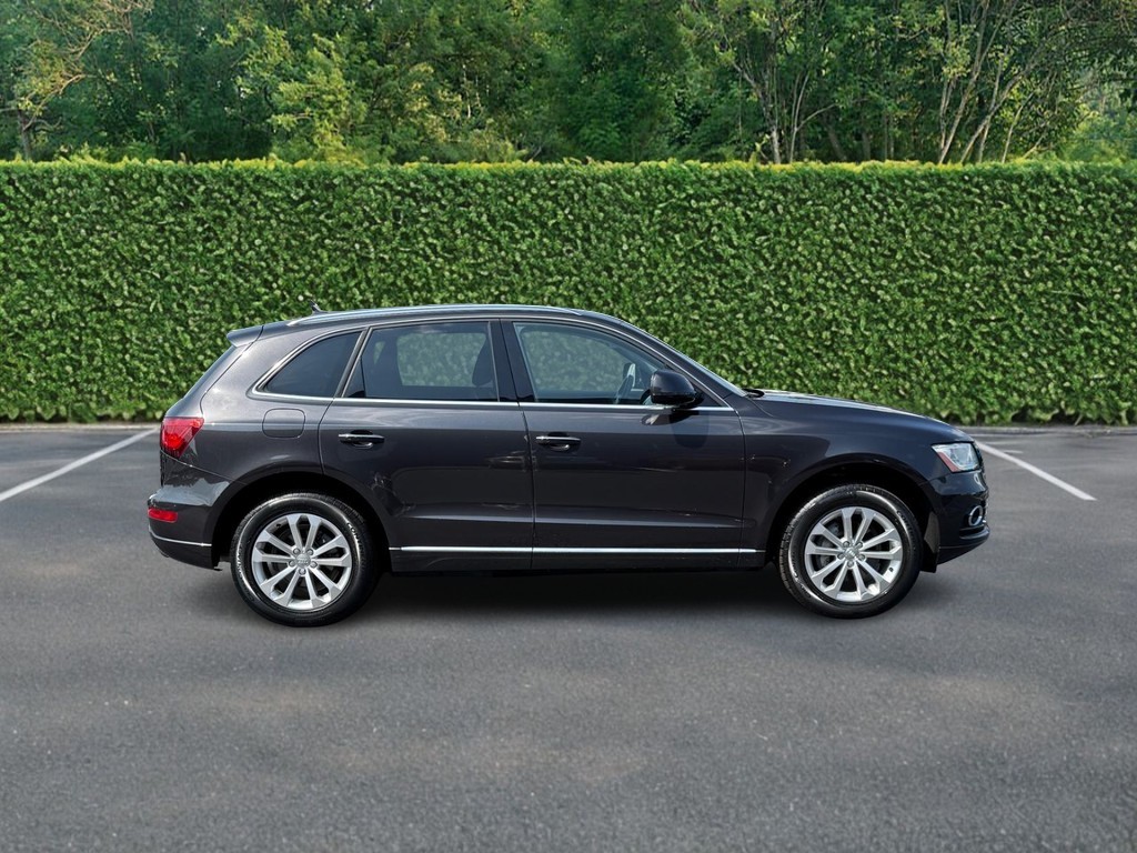 Audi Q5 Vehicle Full-screen Gallery Image 02