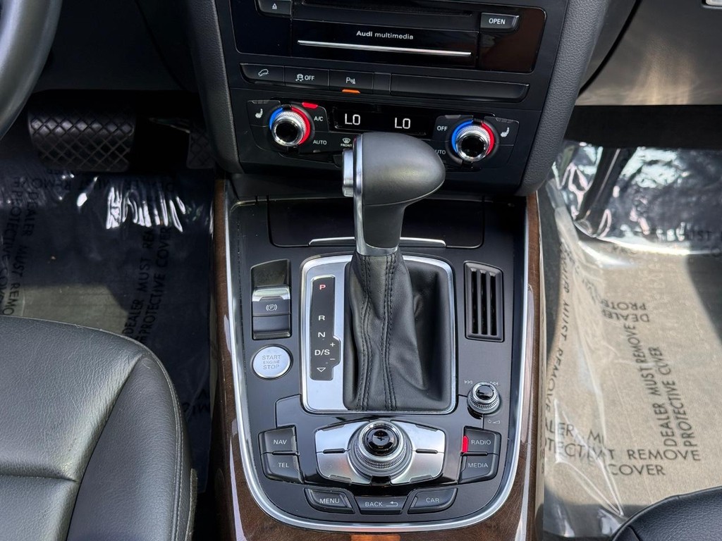 Audi Q5 Vehicle Full-screen Gallery Image 14