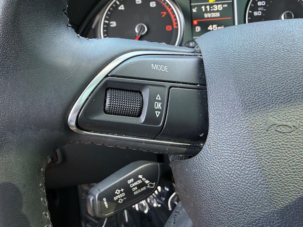 Audi Q5 Vehicle Full-screen Gallery Image 18