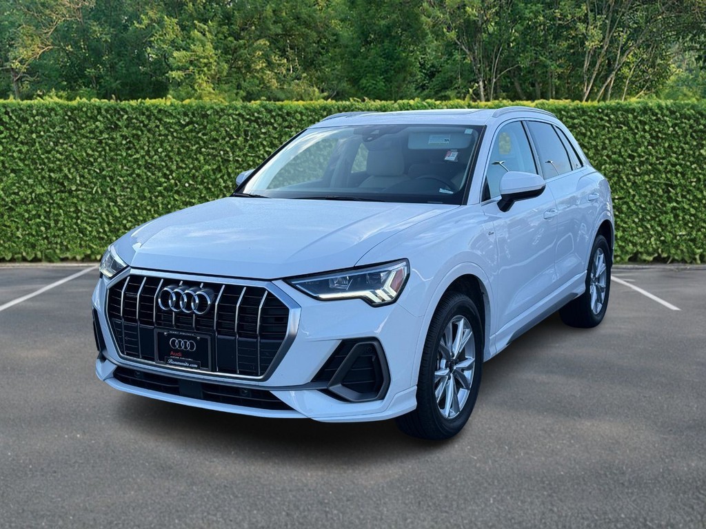 Audi Q3 Vehicle Full-screen Gallery Image 08