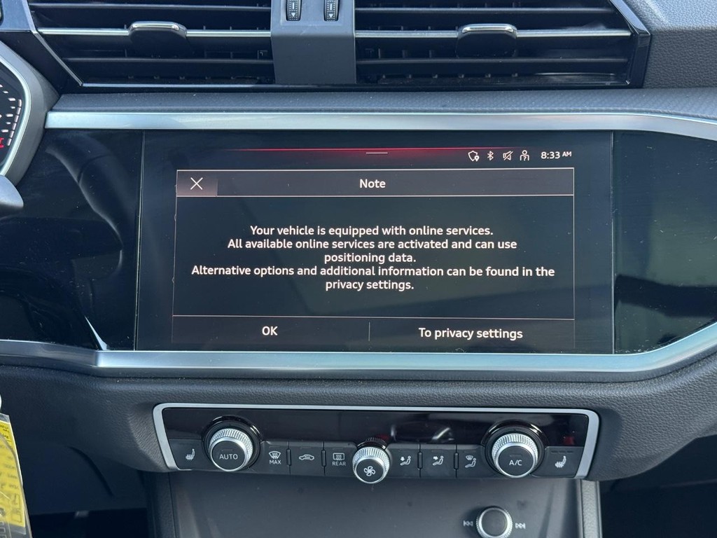 Audi Q3 Vehicle Full-screen Gallery Image 13