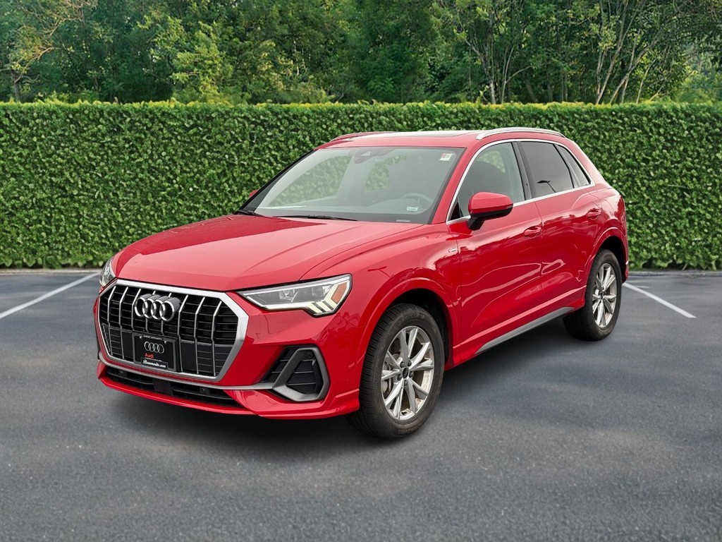 Audi Q3 Vehicle Full-screen Gallery Image 08