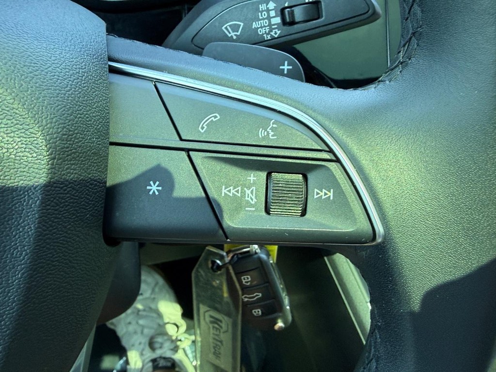 Audi Q3 Vehicle Full-screen Gallery Image 18