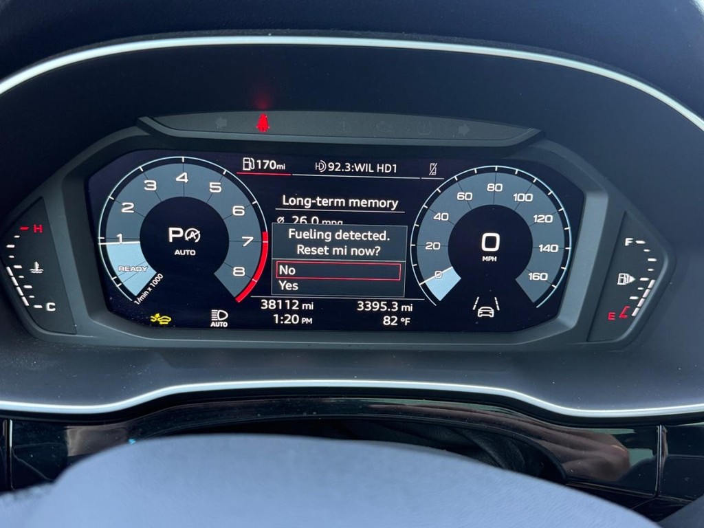 Audi Q3 Vehicle Full-screen Gallery Image 19