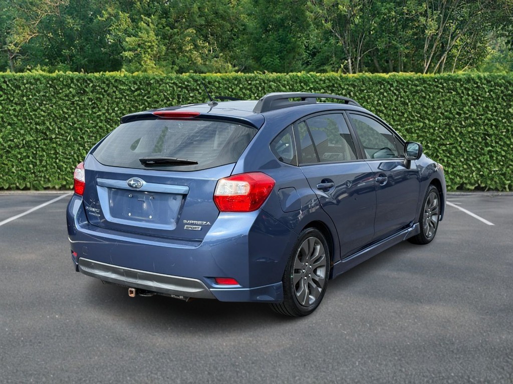 Subaru Impreza Wagon Vehicle Full-screen Gallery Image 03