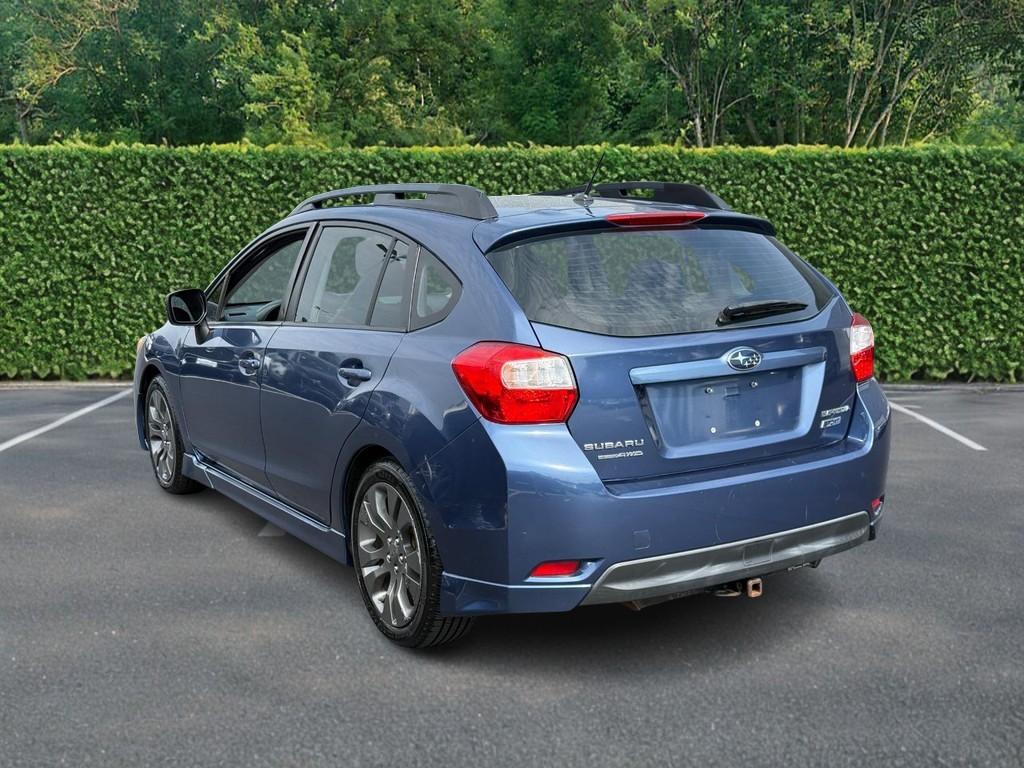 Subaru Impreza Wagon Vehicle Full-screen Gallery Image 07