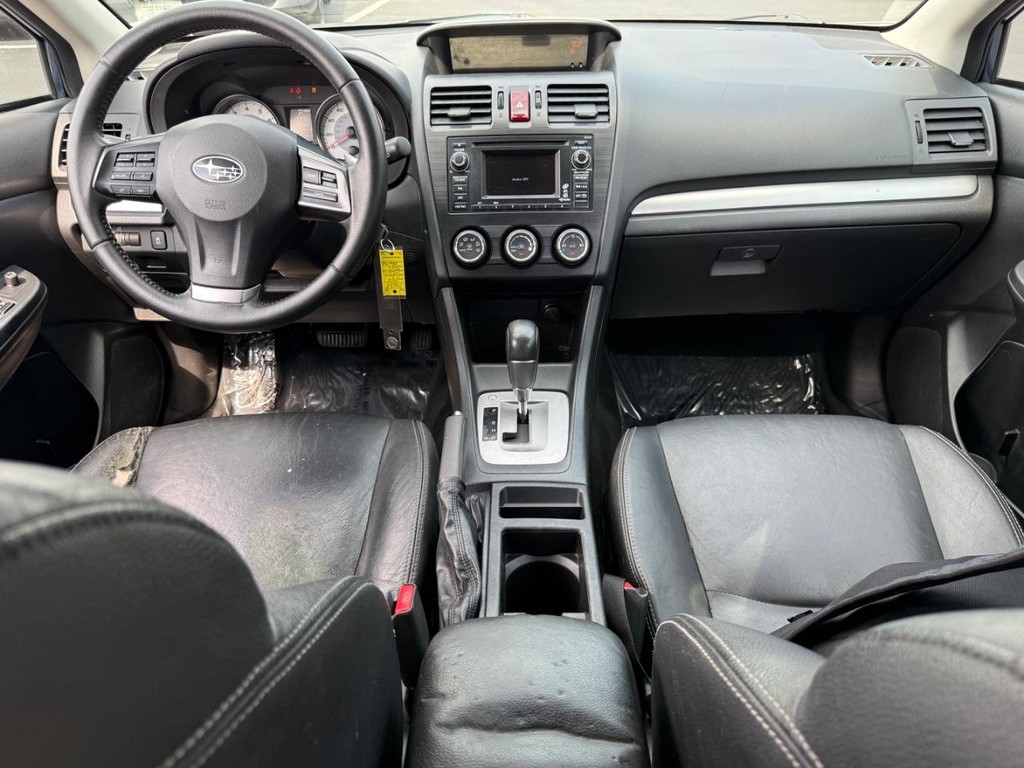 Subaru Impreza Wagon Vehicle Full-screen Gallery Image 12