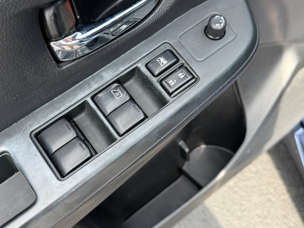 Subaru Impreza Wagon Vehicle Full-screen Gallery Image 16