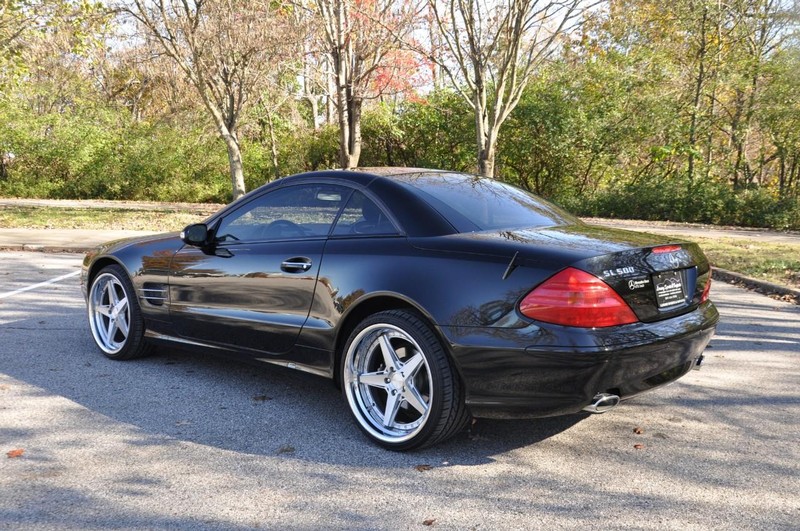 Mercedes-Benz SL-Class Vehicle Full-screen Gallery Image 03