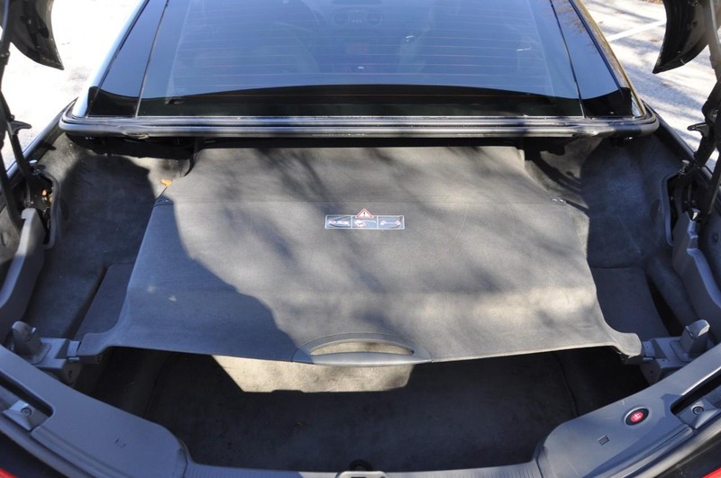 Mercedes-Benz SL-Class Vehicle Full-screen Gallery Image 16