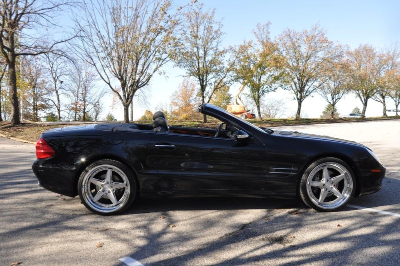 Mercedes-Benz SL-Class Vehicle Full-screen Gallery Image 22
