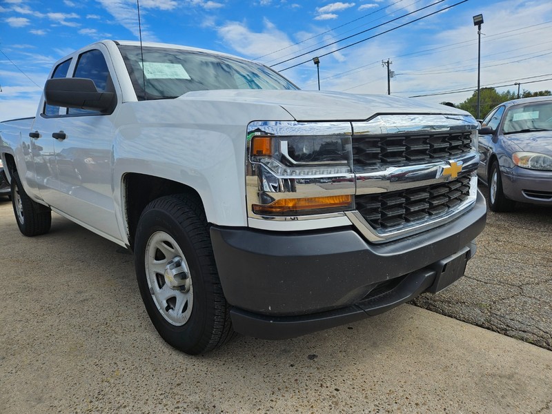 Chevrolet Silverado 1500 Vehicle Full-screen Gallery Image 03