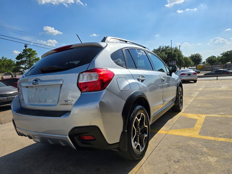 Subaru XV Crosstrek Vehicle Full-screen Gallery Image 03