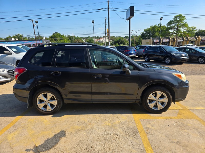 Subaru Forester Vehicle Full-screen Gallery Image 03