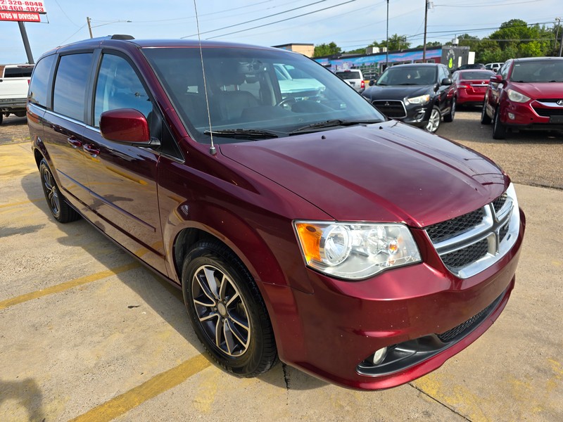 Dodge Grand Caravan Vehicle Full-screen Gallery Image 02