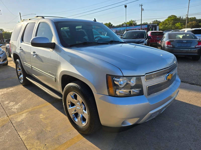 Chevrolet Tahoe Vehicle Full-screen Gallery Image 02