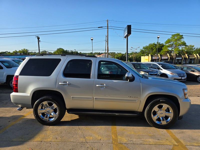 Chevrolet Tahoe Vehicle Full-screen Gallery Image 03