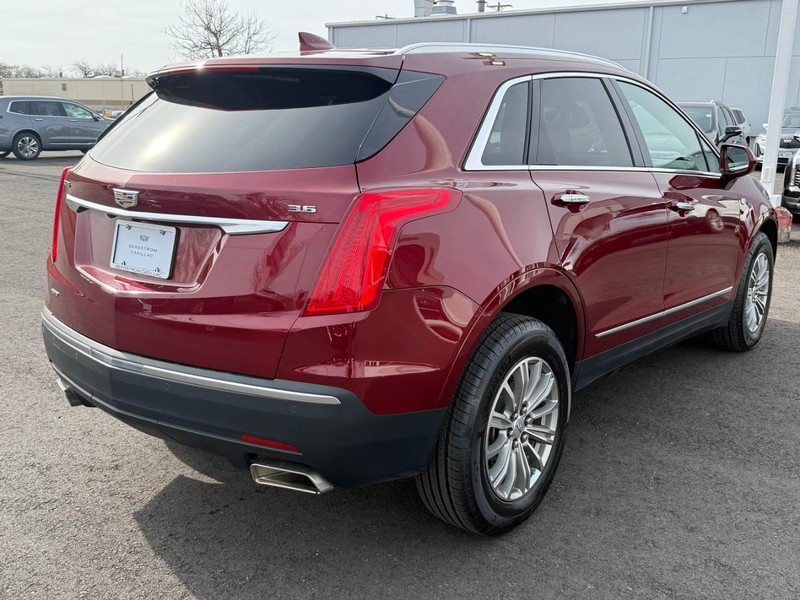 Cadillac XT5 Vehicle Image 03