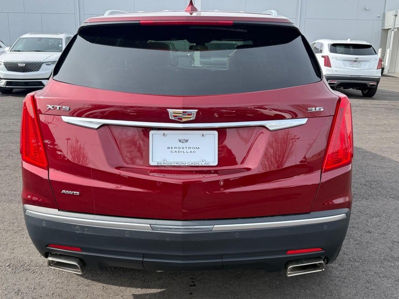 Cadillac XT5 Vehicle Image 04