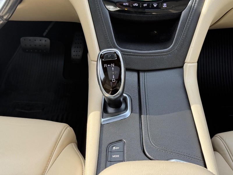 Cadillac XT5 Vehicle Image 13